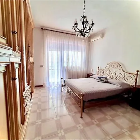 La Casa Del Cedro Con Posto Auto Apartmán *