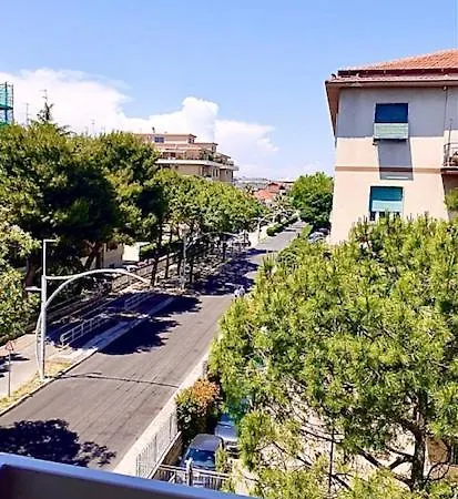 La Casa Del Cedro Con Posto Auto Pescara